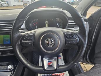 MG MG5 61.1kWh Excite Long Range Auto 5dr