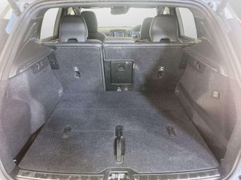 Volvo XC40 2.0 D3 R-Design SUV 5dr Diesel Auto AWD Euro 6 (s/s) (150 ps)