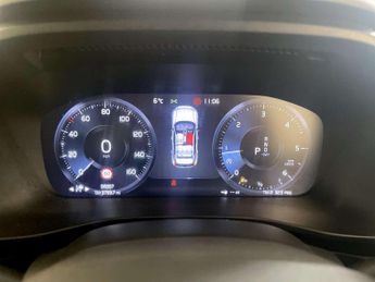 Volvo XC40 2.0 D3 R-Design SUV 5dr Diesel Auto AWD Euro 6 (s/s) (150 ps)