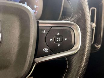 Volvo XC40 2.0 D3 R-Design SUV 5dr Diesel Auto AWD Euro 6 (s/s) (150 ps)