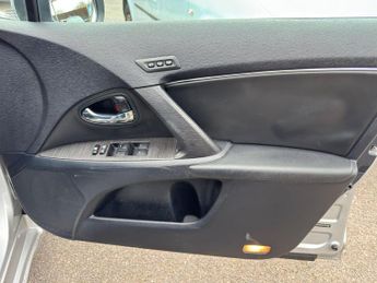 Toyota Avensis 2.2 D-CAT T Spirit Tourer Auto Euro 5 5dr