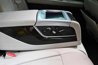 BMW 7 SERIES 3.0 740d M Sport Saloon 4dr Diesel Auto xDrive Euro 6 (s/s) (320