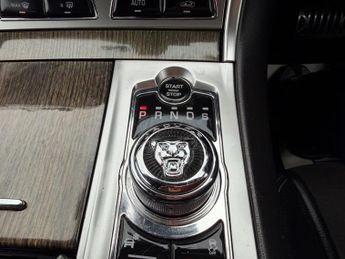 Jaguar XF 3.0d V6 R-Sport Auto Euro 5 (s/s) 4dr