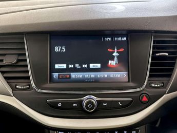 Vauxhall Astra 1.4i Turbo SE Hatchback 5dr Petrol Manual Euro 6 (150 ps)