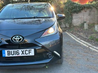 Toyota AYGO 1.0 VVT-i x-play x-shift Euro 6 5dr