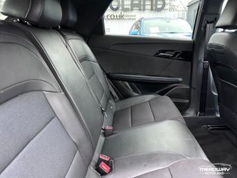 MG MG4 64kWh Trophy Long Range Auto 5dr