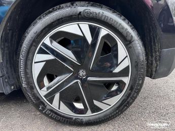 MG MG4 64kWh Trophy Long Range Auto 5dr