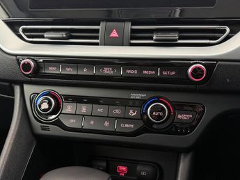 Kia Niro 1.6 GDi 8.9kWh 3 DCT Euro 6 (s/s) 5dr