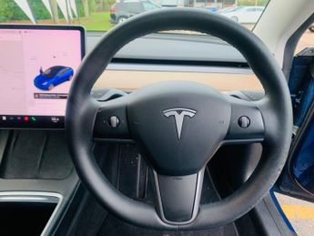 Tesla Model 3 (Dual Motor) Long Range Auto 4WDE 4dr