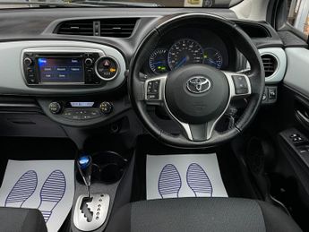 Toyota Yaris 1.5 VVT-h Icon Plus CVT Euro 5 5dr