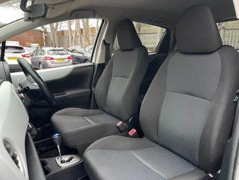 Toyota Yaris 1.5 VVT-h Icon Plus CVT Euro 5 5dr