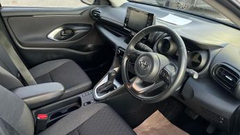 Toyota Yaris 1.5 VVT-h Design E-CVT Euro 6 (s/s) 5dr