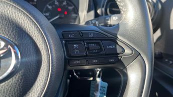 Toyota Yaris 1.5 VVT-h Icon E-CVT Euro 6 (s/s) 5dr