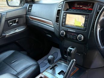 Mitsubishi Shogun 3.2 DI-DC SG4 Black Auto 4WD Euro 5 5dr LWB