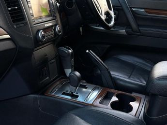 Mitsubishi Shogun 3.2 DI-DC SG4 Black Auto 4WD Euro 5 5dr LWB