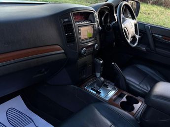 Mitsubishi Shogun 3.2 DI-DC SG4 Black Auto 4WD Euro 5 5dr LWB