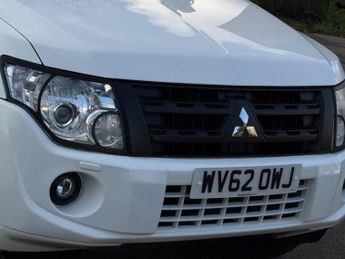 Mitsubishi Shogun 3.2 DI-DC SG4 Black Auto 4WD Euro 5 5dr LWB