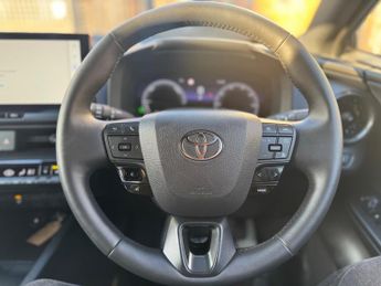 Toyota C-HR 2.0 VVT 13.6kWh Design CVT Euro 6 (s/s) 5dr