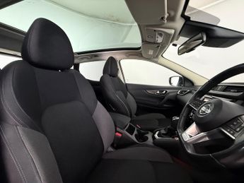 Nissan Qashqai 1.2 DIG-T N-Connecta XTRON Euro 6 (s/s) 5dr