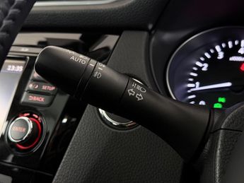 Nissan Qashqai 1.2 DIG-T N-Connecta XTRON Euro 6 (s/s) 5dr