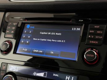 Nissan Qashqai 1.2 DIG-T N-Connecta XTRON Euro 6 (s/s) 5dr