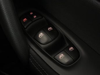 Nissan Qashqai 1.2 DIG-T N-Connecta XTRON Euro 6 (s/s) 5dr