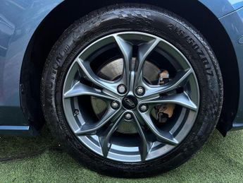 Ford Focus 1.0T EcoBoost ST-Line Auto Euro 6 (s/s) 5dr