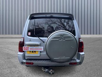 Mitsubishi Shogun 3.2 DI-D Elegance 5dr