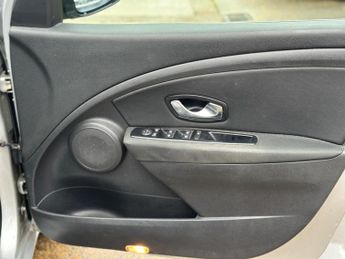 Renault Megane 1.5 dCi Expression Sport Tourer Euro 5 5dr