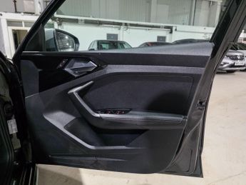 Audi A1 2.0 TFSI 40 S line Competition Sportback S Tronic Euro 6 (s/s) 5