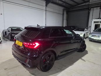 Audi A1 2.0 TFSI 40 S line Competition Sportback S Tronic Euro 6 (s/s) 5