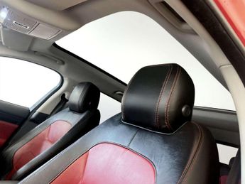 Jaguar F-PACE 2.0 D180 R-Sport SUV 5dr Diesel Auto AWD Euro 6 (s/s) (180 ps)