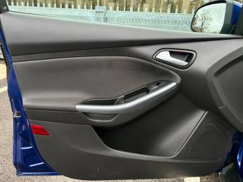 Ford Focus 1.6 Titanium Navigator Powershift Euro 5 5dr