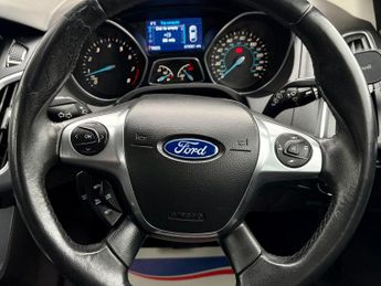 Ford Focus 1.6 Titanium Navigator Powershift Euro 5 5dr