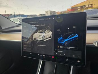 Tesla Model 3 Standard Range Plus Auto RWD 4dr