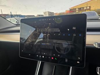 Tesla Model 3 Standard Range Plus Auto RWD 4dr