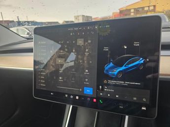Tesla Model 3 Standard Range Plus Auto RWD 4dr