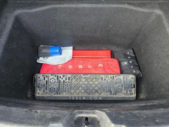 Tesla Model 3 Standard Range Plus Auto RWD 4dr