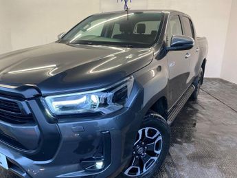 Toyota Hilux 2.8 D-4D Invincible Auto 4WD Euro 6 (s/s) 4dr