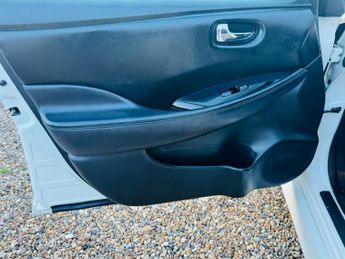 Nissan Leaf 40kWh N-Connecta Auto 5dr