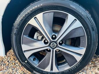 Nissan Leaf 40kWh N-Connecta Auto 5dr