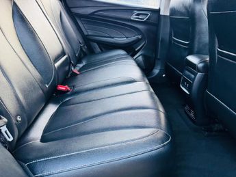 MG MG5 61.1kWh Exclusive Long Range Auto 5dr