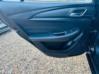 MG MG5 61.1kWh Exclusive Long Range Auto 5dr