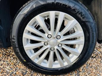 MG MG5 61.1kWh Exclusive Long Range Auto 5dr