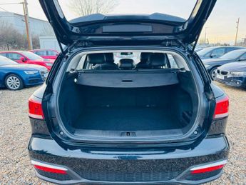 MG MG5 61.1kWh Exclusive Long Range Auto 5dr