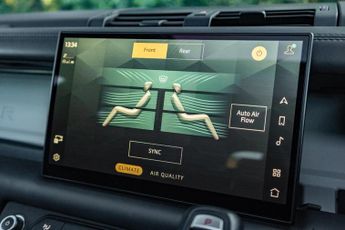 Land Rover Defender 110 3.0 D300 MHEV X-Dynamic HSE SUV 5dr Diesel Auto 4WD Euro 6 (s/s)