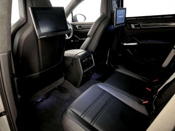 Porsche Cayenne 4.0 V8 E-Hybrid 14.1kWh Turbo S TiptronicS 4WD Euro 6 (s/s) 5dr