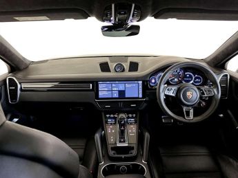 Porsche Cayenne 4.0 V8 E-Hybrid 14.1kWh Turbo S TiptronicS 4WD Euro 6 (s/s) 5dr
