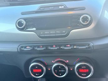 Alfa Romeo Giulietta 1.4 TB Lusso Euro 5 (s/s) 5dr