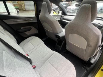 Volvo EX30 Twin Performance 69kWh Ultra Auto AWD 5dr